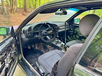 BMW e36 320i coupe - 9