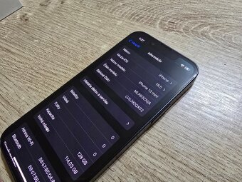 Iphone 13 mini 128gb v Top stave nema skoro ziadne znamky po - 9