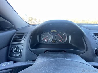 Predám Volvo V50 1,6 drive e 81kW r 2011 - 9