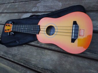 Predám krásne Ukulele Baton Rouge-ešte pôvodná 1.séria - 9