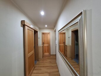 2-IZBOVÝ BYT, LÁNSKA, NA PREDAJ - 9