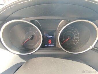 Mitsubishi Outlander 130 kw, rocnik 8/2012 - 9
