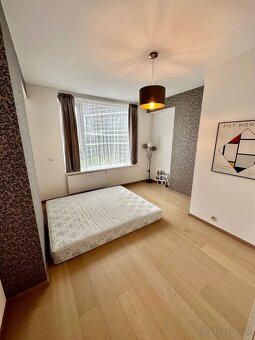 Prenájom 4 izbový byt na Landererovej ulici Bratislavy. - 9