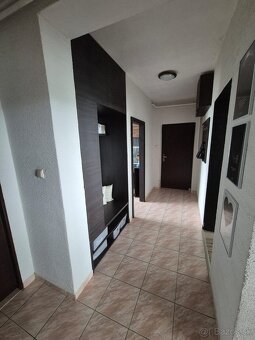Predaj 3 iz. byt blízko Hlohovca - 9