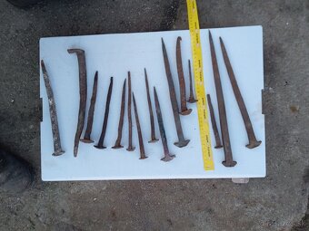 Kované klince klamre - 9