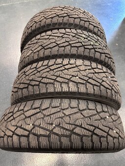 zimné pneu NOKIAN NAKKAPELIITTA LT2 245/75 R16 - 9