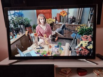 Predám SMART LED TV SAMSUNG UE32F4500AW HD - 9