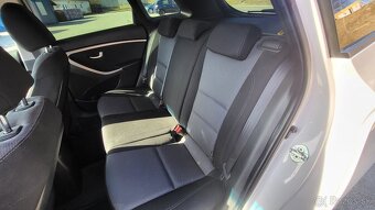 Hyundai i30 1.6 CRDi DOHC 16V Dynamic - 9