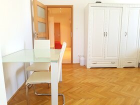 TICHÝ a SVETLÝ  2-izb. byt 55m2 V CENTRE Bratislavy. - 9