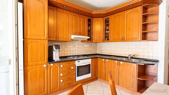 ⌂ Predaj /4-izbový rodinný dom 301 m² Bratislava- Ružinov - 9