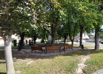 Na predaj dvojdom v centre Rajky – výnimočná investičná príl - 9