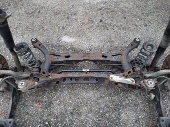 zadná náprava Passat B8 - 9