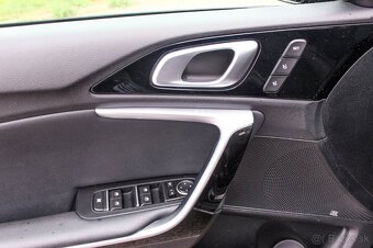 Kia XCeed 1.4 T-GDi Platinum A/T - 9