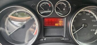 Peugeot 308 1.4i - 9