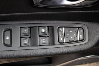 Renault Captur Energy TCe Limited / 66kW / M5 / 2019 - 9