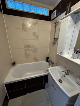 Zrekonštruovaný trojizbový byt v úplnom centre Lučenca - 9