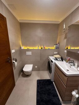 NA PREDAJ 2IZ. APARTMÁN V LUKRATÍVNEJ ČASTI MESTA PIEŠŤANY S - 9