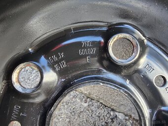 Vw plechové disky 5x112 r16 + org. VW Puklice r16 - 9