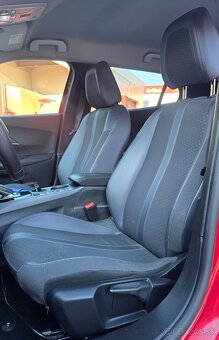 Peugeot 2008 1.2 96kw Allure AT 8 stupňová 70000km - 9
