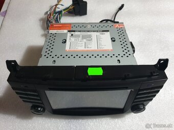 Predam autoradia na Mercedes C ,E,S - 9