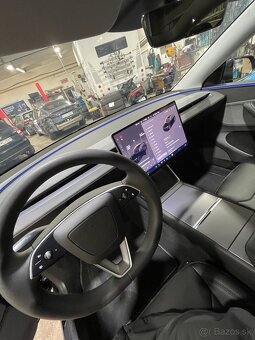 Tesla model Y Juniper LR RWD - 9