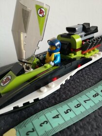 Lego City 60114 Pretekársky čln - 9