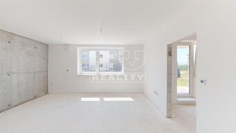 NA PREDAJ BYT 4+kk SO ZÁHRADOU, 143m2, ŠAMORÍN - ŠÁMOT - 9