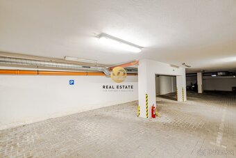 Na prenájom komerčný - obchodný priestor 120m2 v Centre Nitr - 9