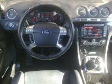 Predám Ford Galaxy 2011 TITANIUM X,navigácia,M6 - TOP PONUKA - 9