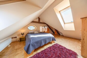 Jedinečný podkrovný mezonet v historickom Esterháziho paláci - 9