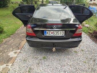MERCEDES BENZ E220 CDI - 9