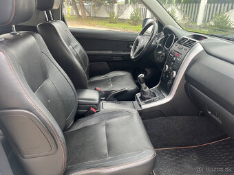 Suzuki Grand Vitara 1.6 benzin 4x4 black and white - 9