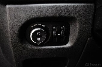 Opel Corsa 1.4 16V Cosmo - 9