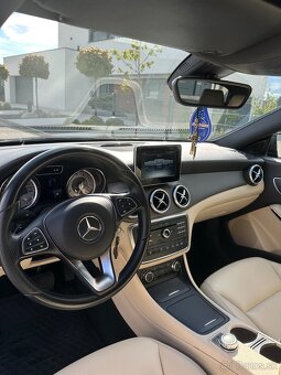 Mercedes Benz CLA 180 - 9