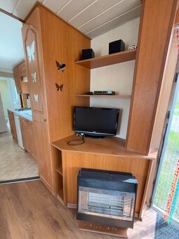 Predám karavan celoročný - 9