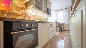 ALL PERFECT| Na predaj 3,5 izbový byt s balkónom v Seredi - 9