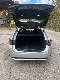 Predám Toyotu Corollu Hybrid. Možný odpočet DPH. - 9