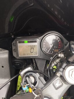 HONDA CBR 600F - 9