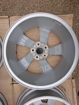 Škoda Nivalis R17 5x112 - 9