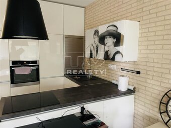 Tichá oáza pri Karpatoch – štýlový 2-izbový byt s veľkou... - 9
