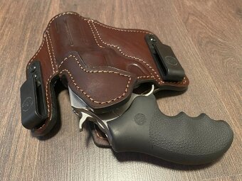 Ruger SP101_3"_.357magnum - 9