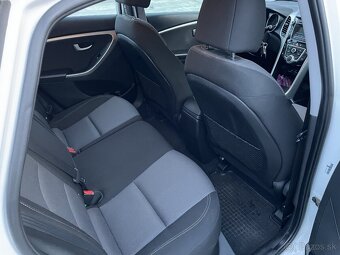 Hyundai i30 1,6 CRDI 2015 Hatchback - 9