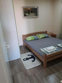 CHORVÁTSKO - Pekný dom so štyrmi apartmánmi - ROGOZNICA - 9