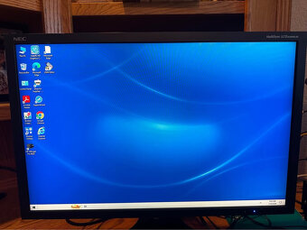 Profesionálny kvalitný 26″ H-IPS monitor NEC MultiSync - 9