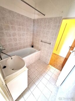 Sever, Hlinkova 12 , 2 izb byt, 54 m2, výťah, balkón, 7/12p. - 9