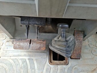 CATERPILLAR 428B 4X4 - 9