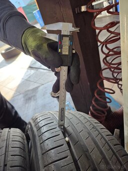 Goodyear EfficientGrip Performance 215/55 R17 94V - 9