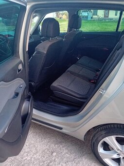 Predám opel Zafira Tourer 2,0 diesel 121kw automat r.v.2012 - 9