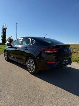 Hyundai i30 Fastback 1.4 T-GDi 94 ooo KM - 9
