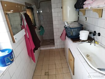 Dom na bývanie a budovy na podnikanie v Lučenci - Opatová - 9